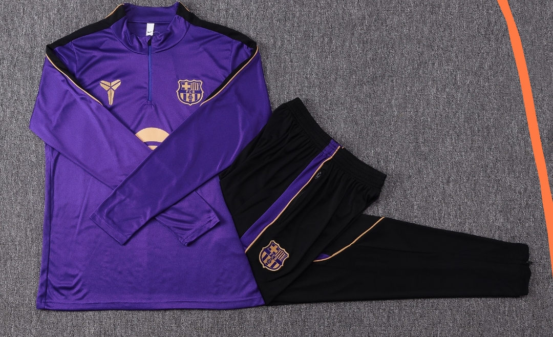 Barcelona trainingspak uit